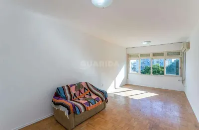 Apartamento de 3 dormitórios, sendo 1 suíte no bairro petrópolis.