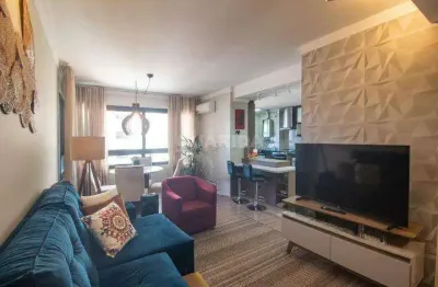 Apartamento com 2 dormitórios, sendo 1 suíte, para alugar no bairro menino deus.