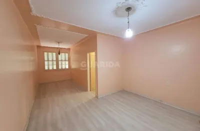 Apartamento de 2 dormitórios com sacada no Centro Histórico - Porto Alegre/RS