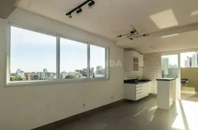 Cobertura com 1 dormitório e 1 vaga de garagem, no bairro menino deus