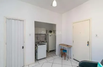 Apartamento com 1 dormitório, mobiliado, no bairro centro histórico