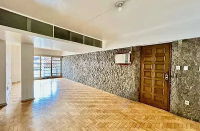 Apartamento com 3 dormitórios, sendo 1 suíte, para alugar no bairro centro histórico - porto alegre/rs