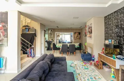 Casa moderna e aconchegante em condomínio na zona sul de porto alegre!