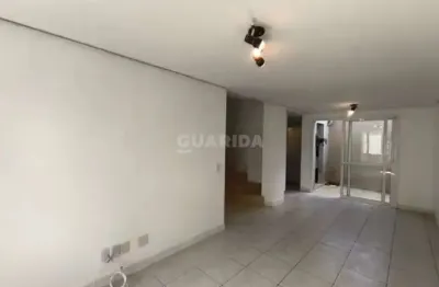 Casa em condomínio fechado com 3 quartos para alugar na Rua Banco Inglês, Menino Deus, Porto Alegre