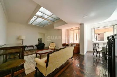 Amplo apartamento semimobiliado de 2 dormitórios no bairro moinhos de vento!