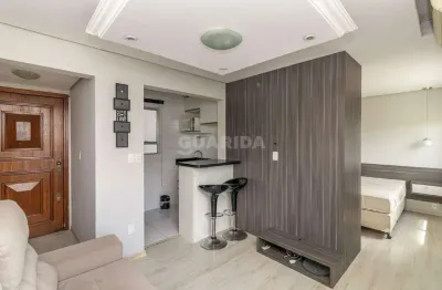 Apartamento mobiliado jk transformado em 1 dormitório com vaga de garagem, no centro histórico