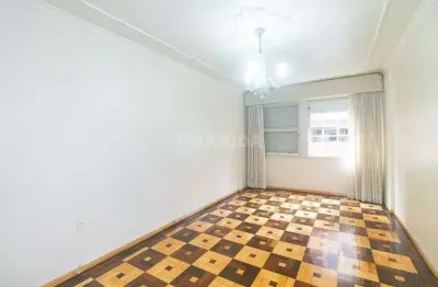Amplo apartamento de 2 quartos com 2 sacadas no centro histórico!
