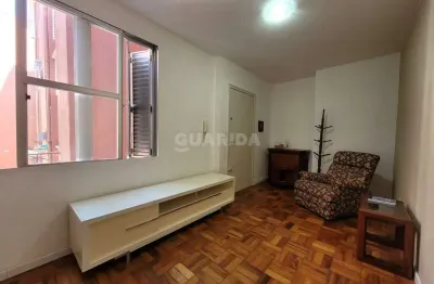 Apartamento mobiliado de 2 dormitórios no bairro petrópolis.