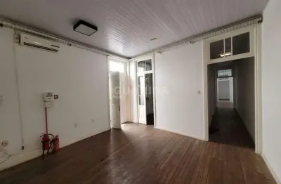 Casa comercial para alugar na Avenida Cristóvão Colombo, Floresta, Porto Alegre