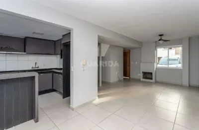 Casa em condomínio semi-mobiliada com 3 dormitórios, sendo 1 suíte no bairro alto petrópolis.