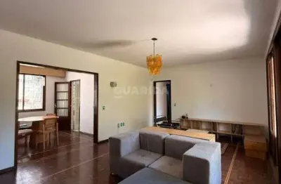 Apartamento mobiliado de 3 dormitórios no bairro petrópolis