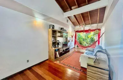 Casa mobiliada com 3 dormitórios sendo 1 suíte para alugar no bairro tristeza.