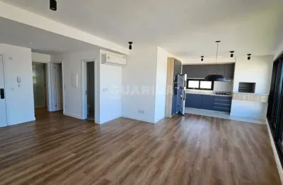 Apartamento de 2 dormitórios com suíte, mobiliado e infraestrutura completa!