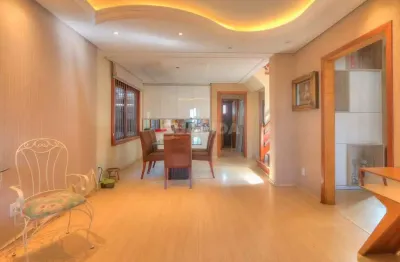 Casa residencial de 5 dormitórios com suíte, churrasqueira e pátio na cavalhada!