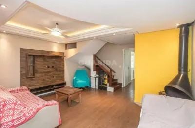 Casa em condomínio semi mobiliada com 3 dormitórios, sendo 1 suíte, e 1 vaga de garagem no bairro vila nova!