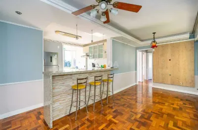 Apartamento mobiliado, de 3 dormitórios no bairro partenon.