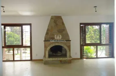 Casa residencial com 3 dormitórios e 1 suíte, no bairro vila jardim