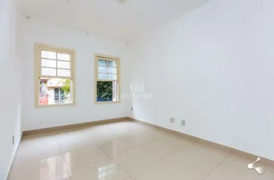 Apartamento de 3 dormitórios, sendo 1 suíte no bairro centro histórico.