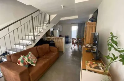 Casa em condomínio com 2 dormitórios e 1 vaga de garagem no bairro Ipanema!