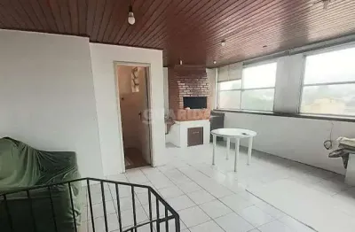 Cobertura de 3 dormitórios com vaga de garagem no bairro Cristal.