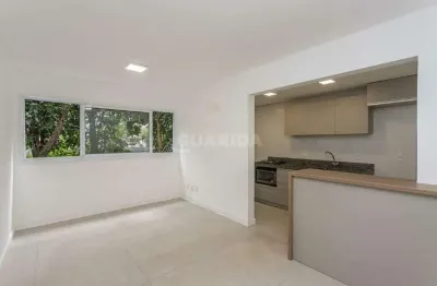 Apartamento com 3 dormitórios, sendo 1 suíte, e duas vagas de garagem coberta no bairro Santana.