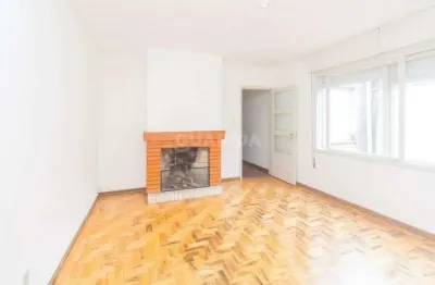 Apartamento de 3 dormitórios com lareira e churrasqueira no bairro Petrópolis!