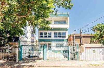 Prédio comercial localizado no bairro Santana! Com salas amplas, espaços internos e externos