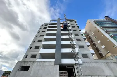 Apartamento à venda (2 por andar) com aprox. 146 m2 privativos 3 suítes no bairr