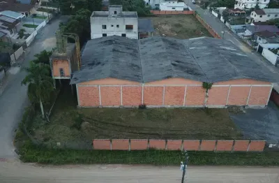Galpão disponível para locação em indaial com 2.600 m2 de área construída, com ó