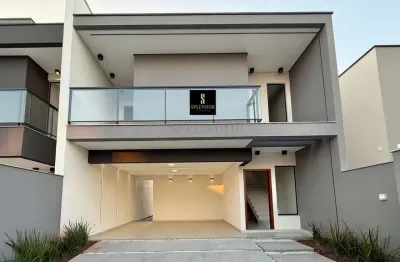 Casa à venda com 3 dormitórios (1 suíte e 2 demi), amplo espaço de quintal e gar