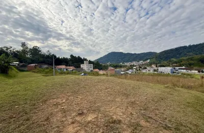 Terreno à venda em região central, no final da rua, pronto para construir com 53