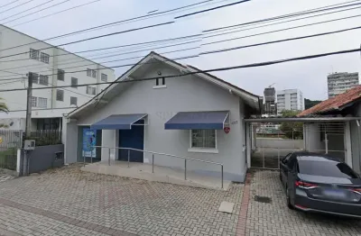 Casa comercial no ponta aguda com 140m² e 5 vagas de garagem