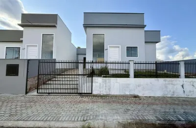 Casa à venda com 3 dormitórios (1 suíte) e área de festas no bairro benedito - i