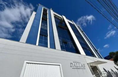 Apartamento mobiliado com 1 suíte, 2 demi-suítes e 2 vagas à venda no bairro est