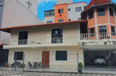 Casa com 3 quartos à venda na Rua 2050, 32, Centro, Balneário Camboriú
