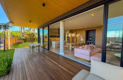 Casa com 4 quartos à venda na Rua Hercelina M Vieira, 293, Praia do Estaleiro, Balneário Camboriú