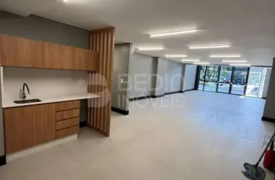 Sala comercial locação 139m² praia dos amores wescole oral unic