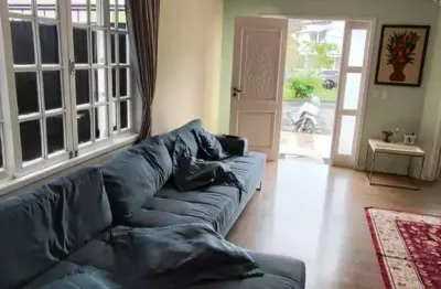 Casa a venda condomínio fechado recanto dos pássaros camboriú
