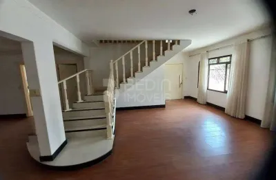 Casa com 4 quartos para alugar na Rua 1926, 70, Centro, Balneário Camboriú