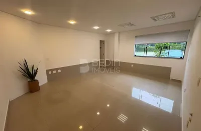 Sala comercial para alugar na Rua Rouxinol, 148, Ariribá, Balneário Camboriú