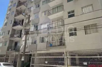 Locação Anual 02 dormitórios quadra mar Balneário Camboriú