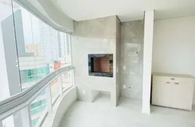 Apartamento 3 suítes - 2 vagas - área de lazer - em rua reta ao mar