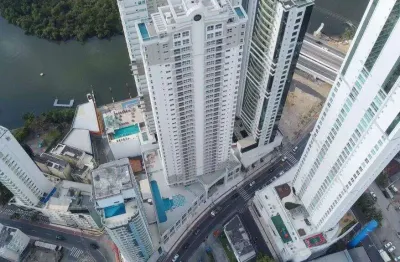 4 suítes - 3 vagas - padrão embraed- 250m do mar - centro/barra sul - área de lazer com estrutura de um clube.