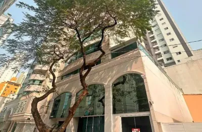 Apartamento mobiliado e pronto para uso - 2 suites - 1 vaga - lavabo - sacada com churrasqueira a carvão