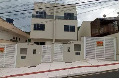 Locação anual - sobrado triplex - 3 suítes - 2 vagas - balneário camboriú/sc