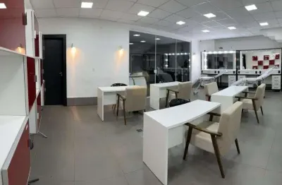 Casa comercial com 3 salas para alugar na Rua Vinte e Quatro de Outubro, 388, Goiabeiras, Cuiabá por R$ 12.000