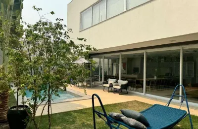 Casa com 4 quartos à venda na Avenida C, 1112, Condomínio Villa Jardim, Cuiabá