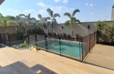 Casa com 4 quartos à venda na Avenida C, 1, Condomínio Villa Jardim, Cuiabá