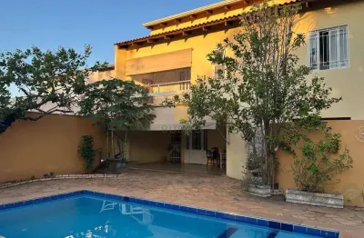 Casa com 2 quartos à venda na Rua Grécia, Santa Rosa, Cuiabá por R$ 1.800.000