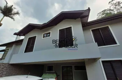 Belissima casa com piscina em excelente localização do condomínio serra dos cristais